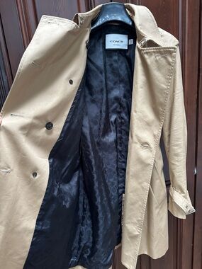 NWOT- Coach Solid Mid Trench